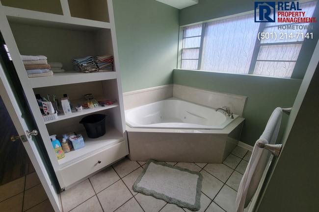 Building Photo - 130 Sheridan Rd