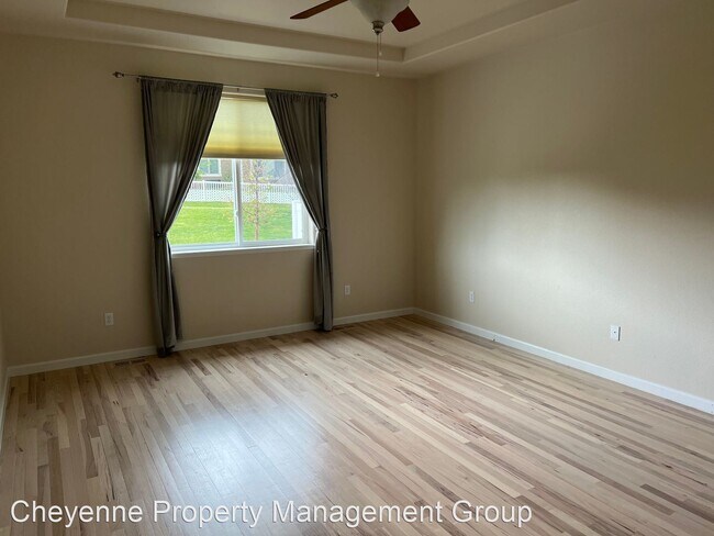 Building Photo - 4 br, 3 bath House - 1100 White Water Ct.