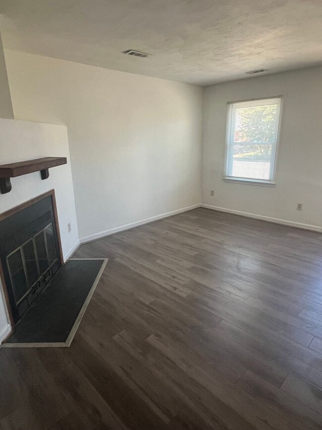 Building Photo - NICE RANCH HOME