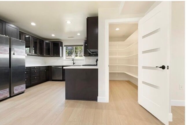 Building Photo - Paradise Executive Home for Rent- 3 bed 3 bath, new construction