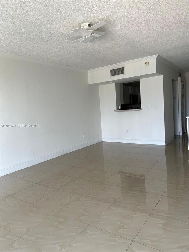 Foto del edificio - 9210 Fontainebleau Blvd