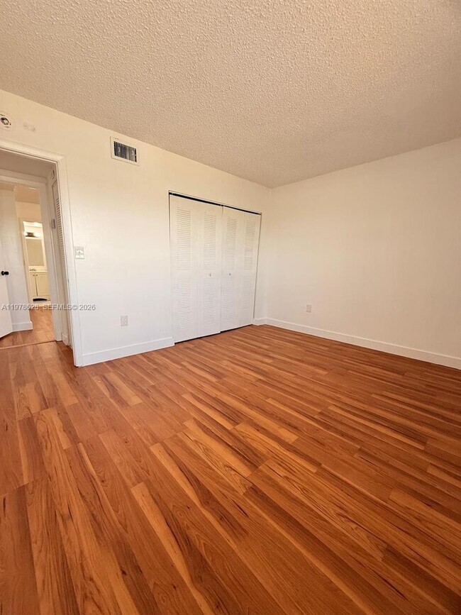 Foto del edificio - 291 NW 177th St