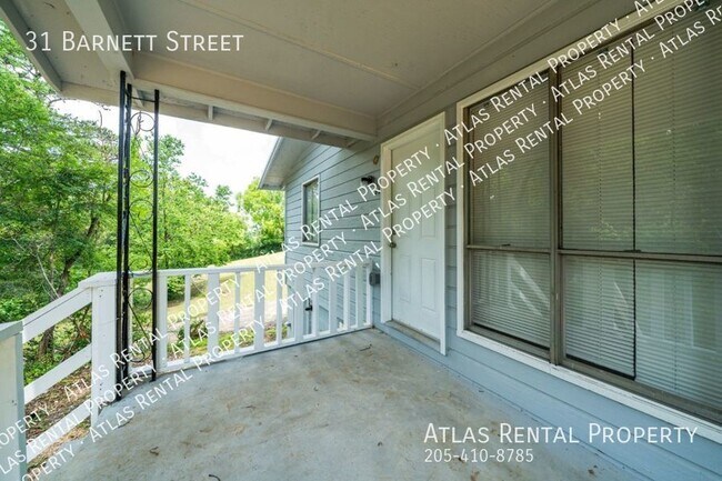 Building Photo - 31 Barnett Street Adamsville, AL 35005