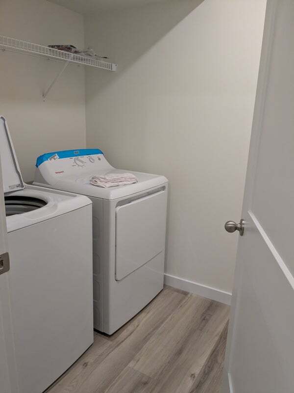 cuarto de lavandería - 471 Fox Den Cir