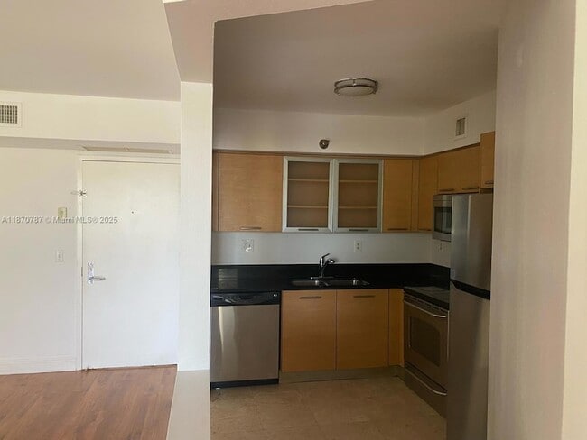 Foto del edificio - 3300 NE 191st St
