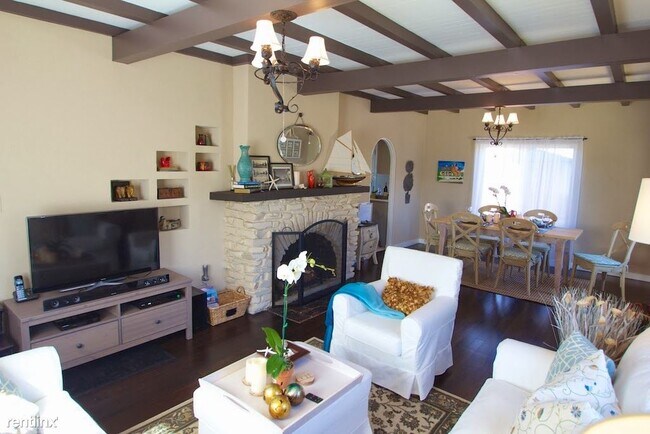 Building Photo - 4 br, 2 bath House - 3612 Storybook Cottage