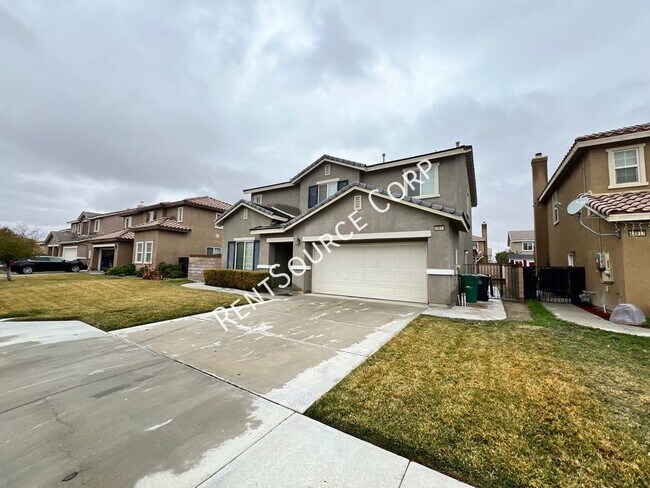 Foto del edificio - 4 Bedroom Two Story Home for Rent in West ...