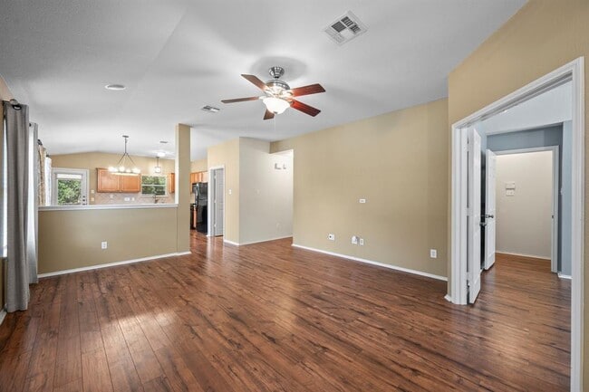 Building Photo - 3841 Castle Rock Cove