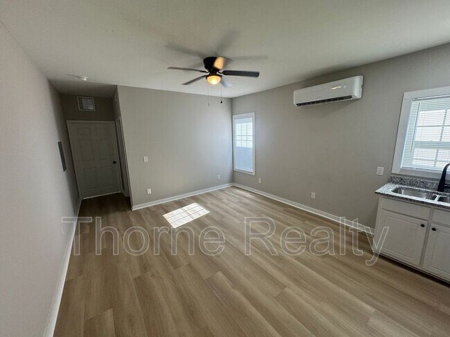 Building Photo - 817 Belleview Ave