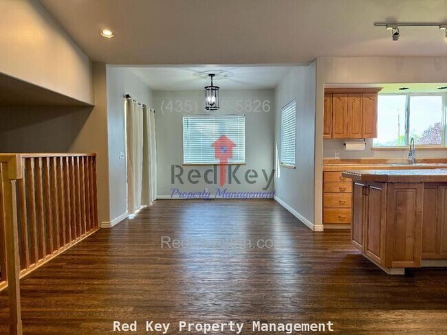 Building Photo - Elk Meadow Loop Single Family Home