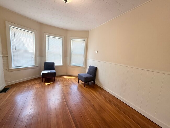 Building Photo - 53 Litchfield St