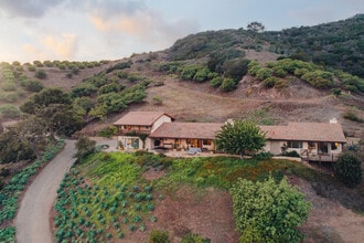 Building Photo - 3330 Foothill Rd