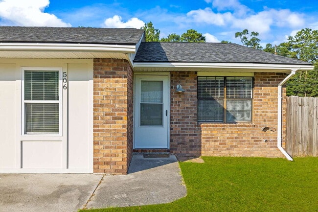 Building Photo - Stylish 3 Bed, 2 Bath Renovated Duplex in the Heart of Rincon!