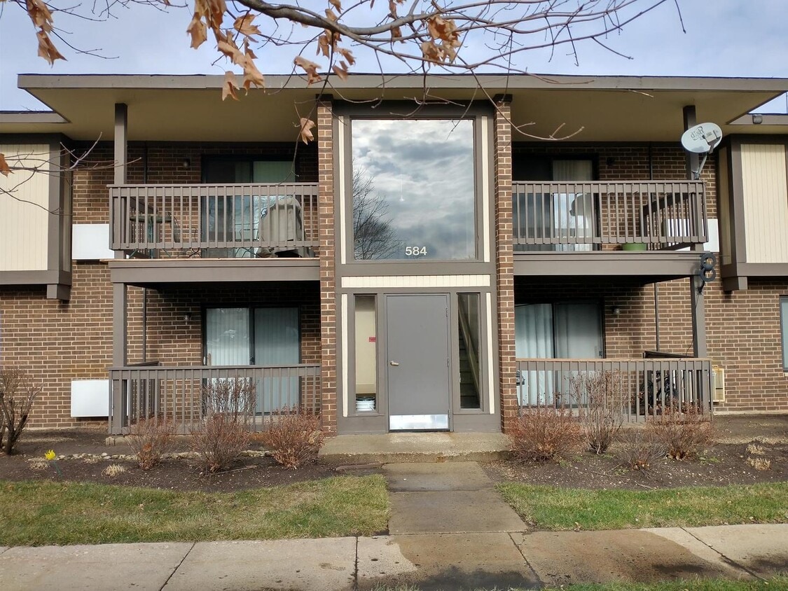 584 Somerset Ln Unit 3, Crystal Lake, IL 60014 Condo for Rent in