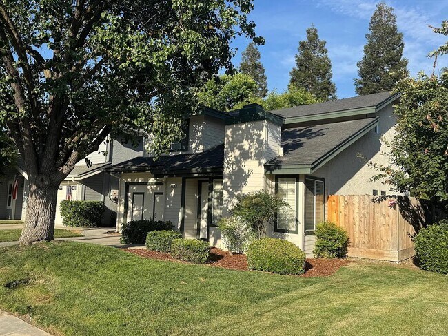 Foto del edificio - 9950 N Canyon Creek Ln