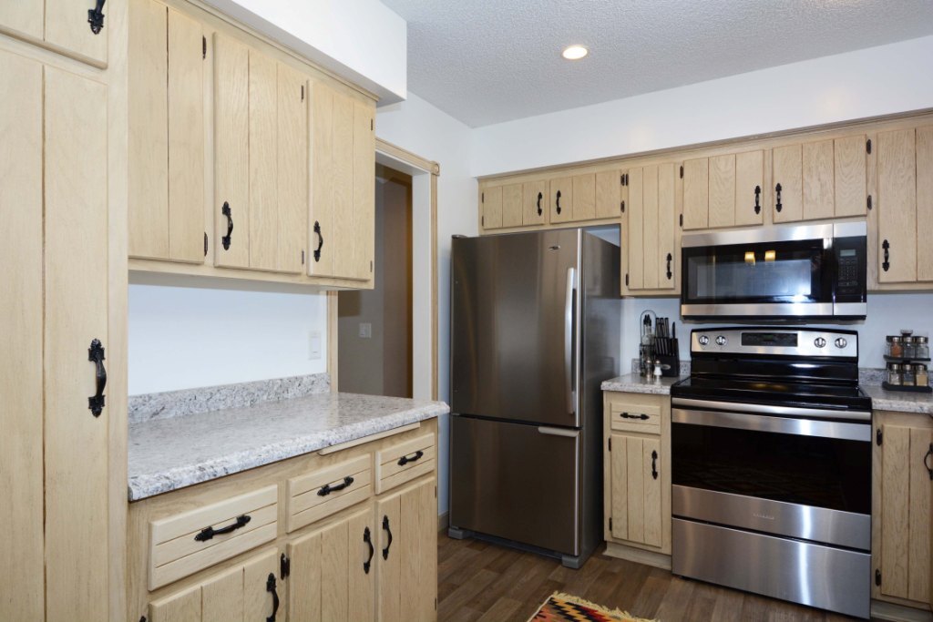 kitchen - 731 Hiawatha Avenue