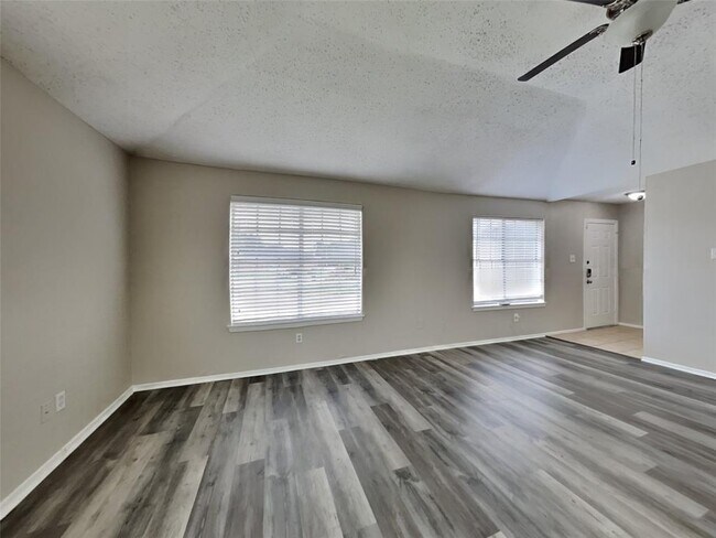 Foto del edificio - 8414 N Meadow Bird Cir