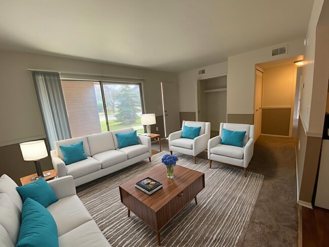 Building Photo - Waters Edge Estates