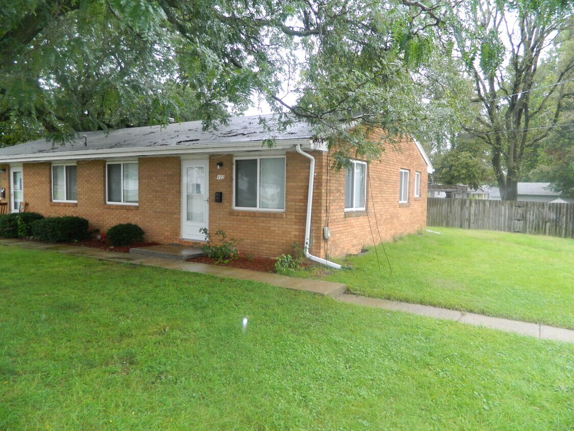 Primary Photo - 802 SW 3rd St
