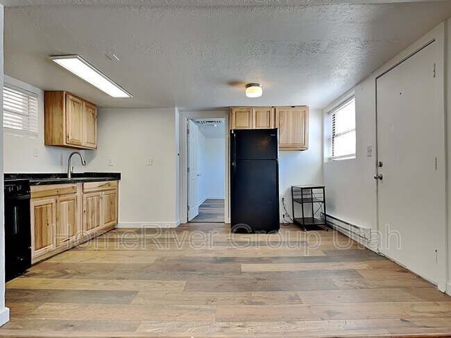 Building Photo - 338 N 300 W