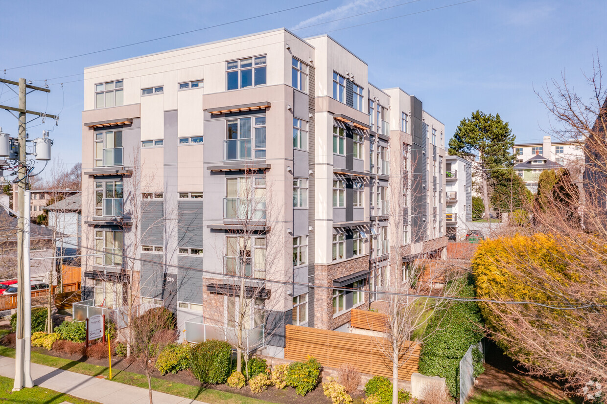 Primary Photo - The Chambers Apartments