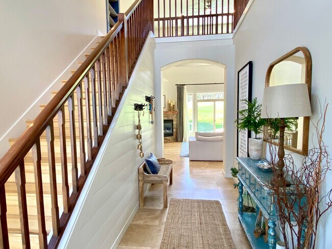 Foto del edificio - **COMING SOON** Stunning High-End Home on ...
