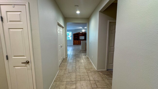 Building Photo - Discover your dream home in the heart of H...