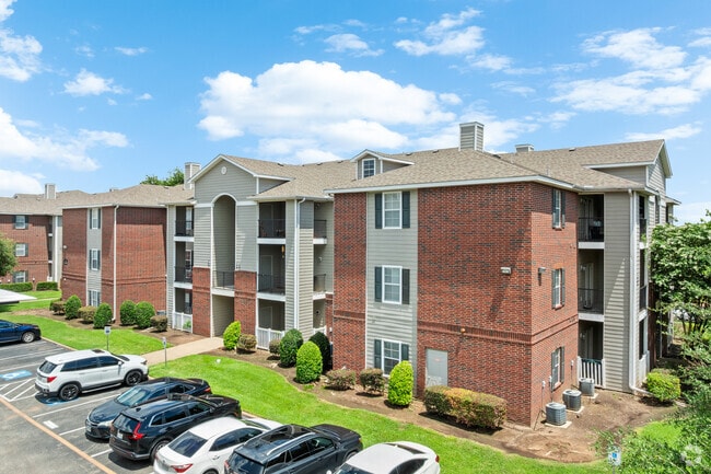 Building Photo - The Flats at Sugarland
