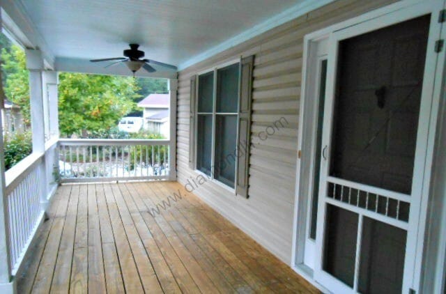 Foto del edificio - Three Bedroom Lowcountry-Style Home on 1 Acre of Land