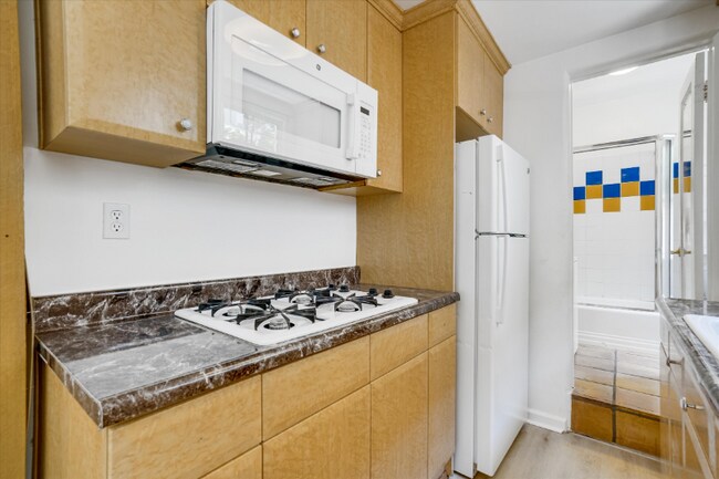 Building Photo - 1456 S Doheny Dr