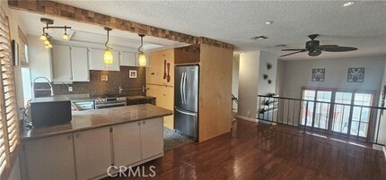 Building Photo - 18009 River Cir