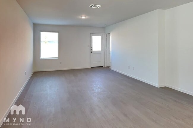 Building Photo - 7354 Orange Sapphire
