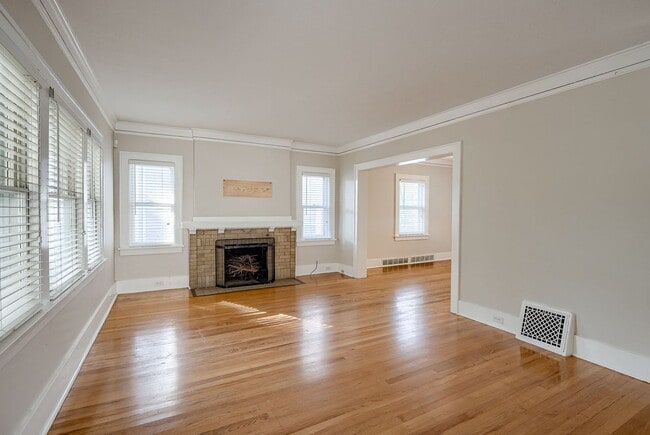 Building Photo - Charming 3 Bedroom In Dundee!!