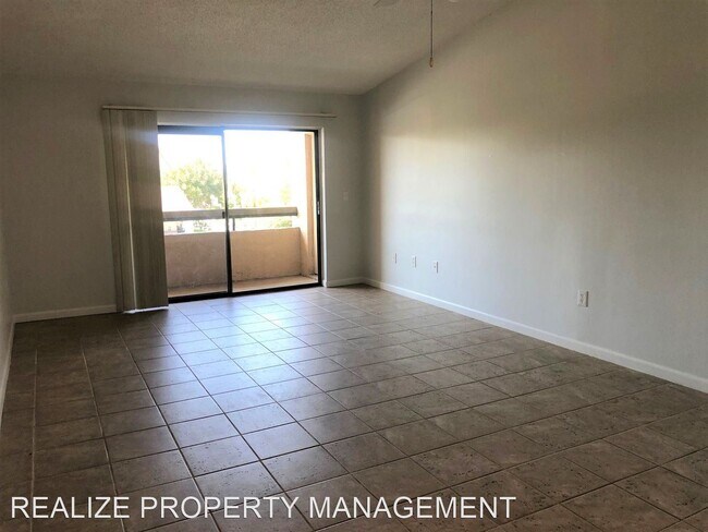 Building Photo - 2 br, 2 bath House - 5197 Vineland Rd. (B202)