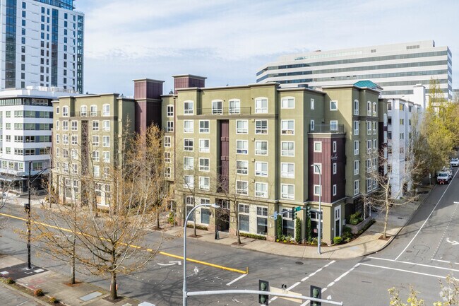 Foto del edificio - Excalibur Apartment Homes