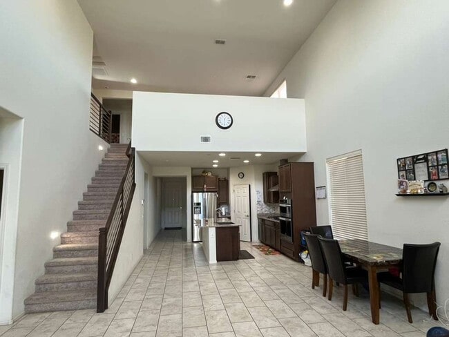 Building Photo - Gorgeous 4 Bed 3.5 Bath Peoria home with EV charging