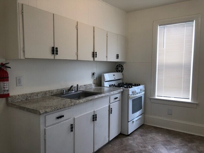 Building Photo - 504 Dauberton Dr