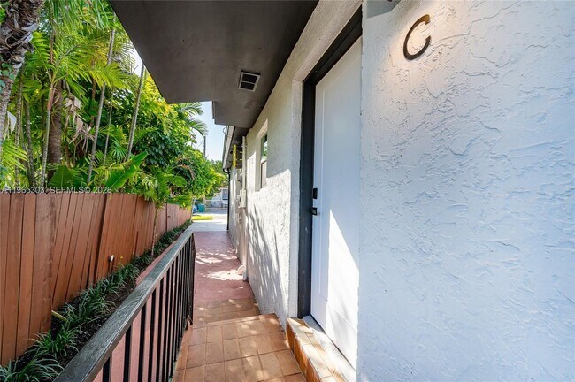 Foto del edificio - 3321 NW 19th Terrace