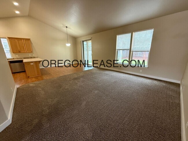 Foto del edificio - 3 bed 2 bath West Eugene Home