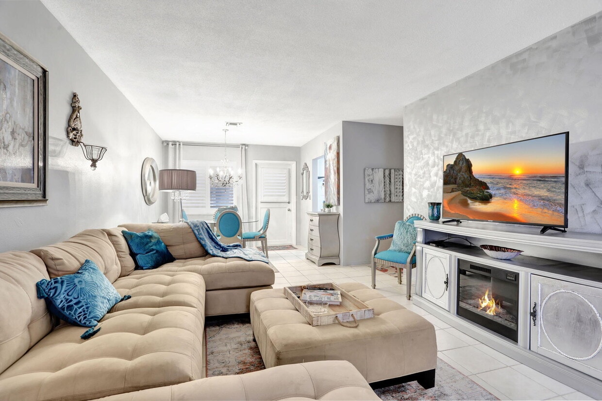 Primary Photo - 2131 NE 42nd Ct