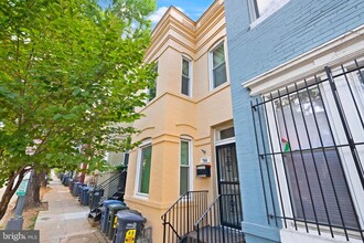 Building Photo - 764 Harvard St NW