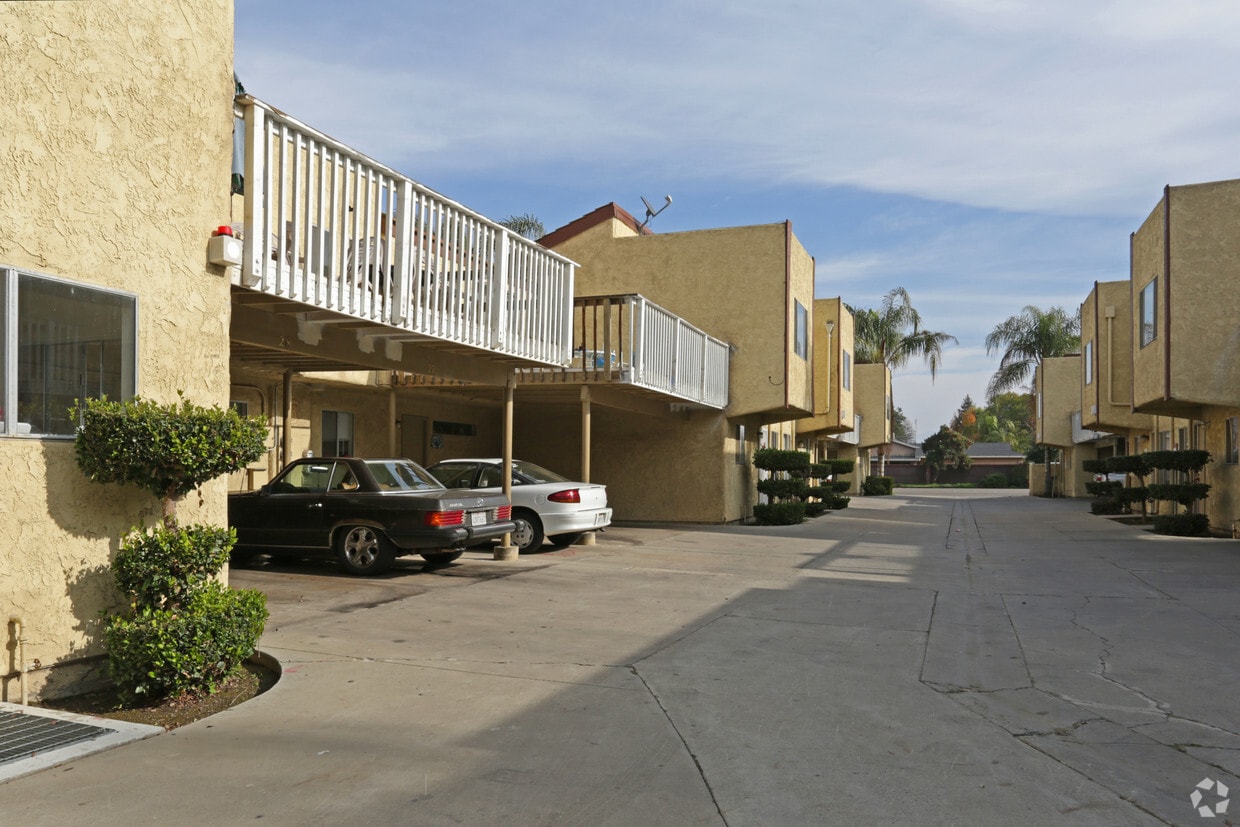 Mission Villa Townhomes - Mission Villa Town Homes