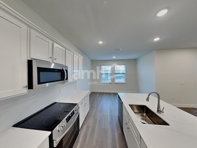 Building Photo - 5709 Oesterle Rd