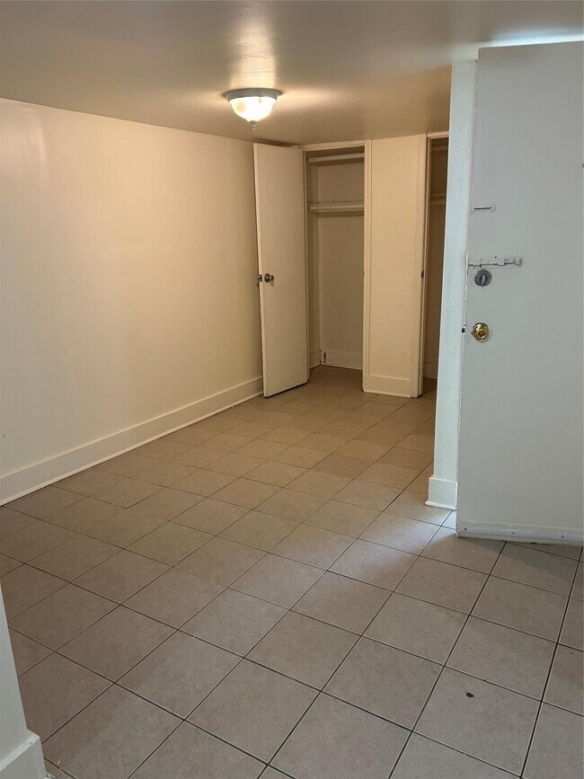 Foto del edificio - 433 E Broadway