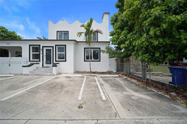Building Photo - 836 NW 33rd Ave