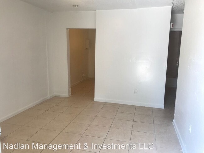 Building Photo - 1117 NW 3rd Ave