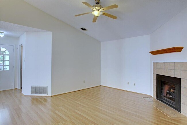 Foto del edificio - 5910 Jacob Glen