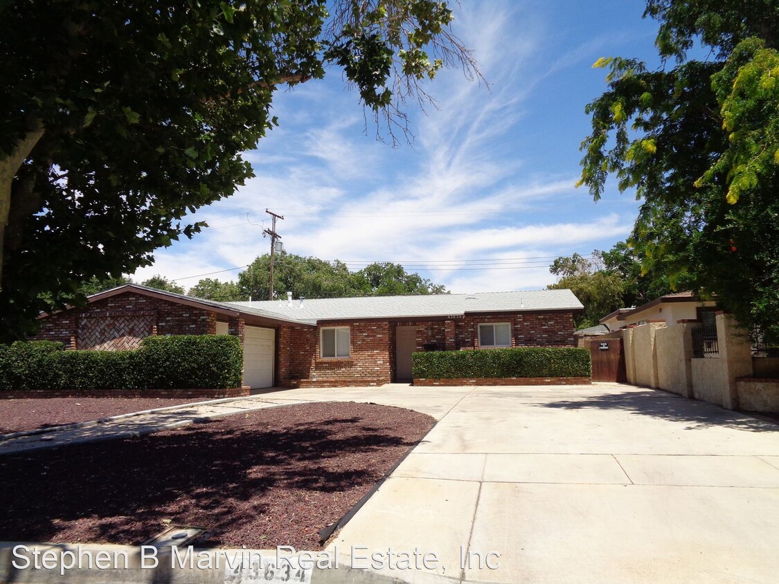 Primary Photo - 4 br, 2 bath House - 43634 Gadsden Avenue