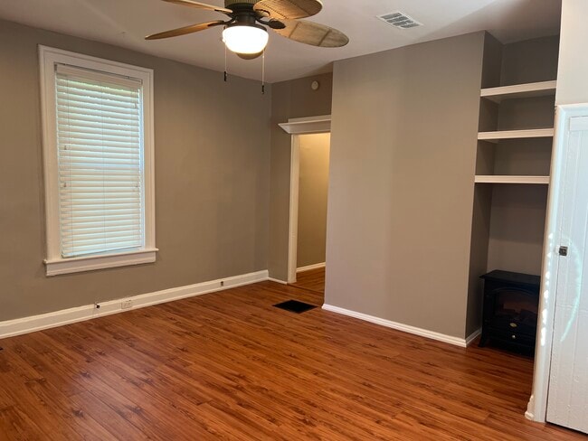 Building Photo - 502 Wirtz Way