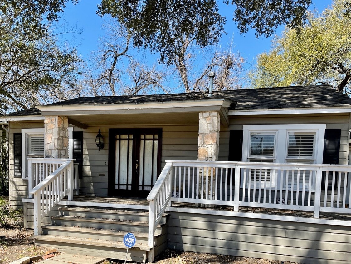 Photo - 275 Halcyon Place